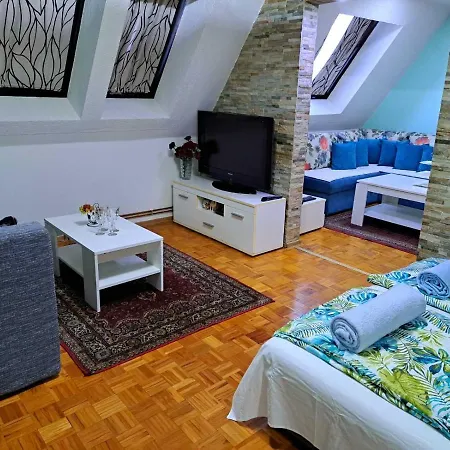 A First Class Za 4 Osobe 2 Spavace Sobe *