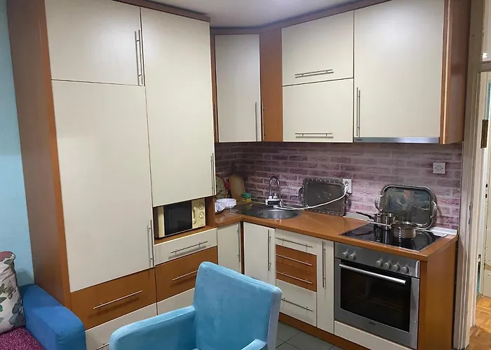 A First Class Za 4 Osobe 2 Spavace Sobe * Τούζλα