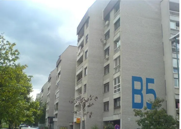 A First Class Za 4 Osobe 2 Spavace Sobe Διαμέρισμα