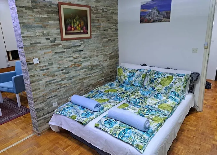 Διαμέρισμα A First Class Za 4 Osobe 2 Spavace Sobe Τούζλα