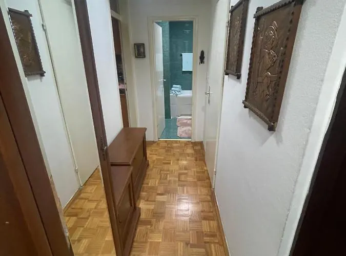 A First Class Za 4 Osobe 2 Spavace Sobe *