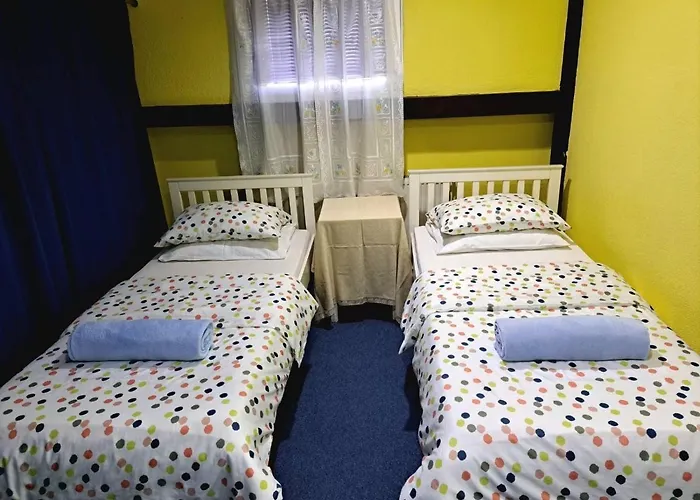 A First Class Za 4 Osobe 2 Spavace Sobe Διαμέρισμα