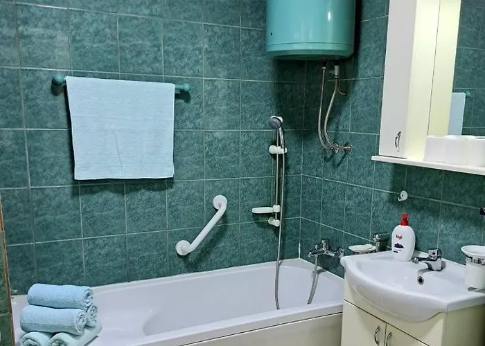 A First Class Za 4 Osobe 2 Spavace Sobe * Τούζλα